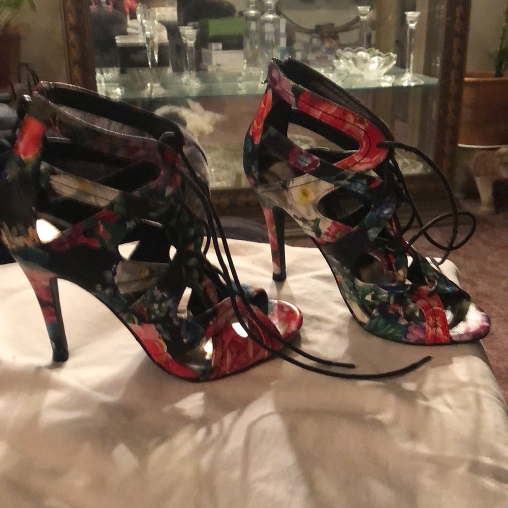 Shoe